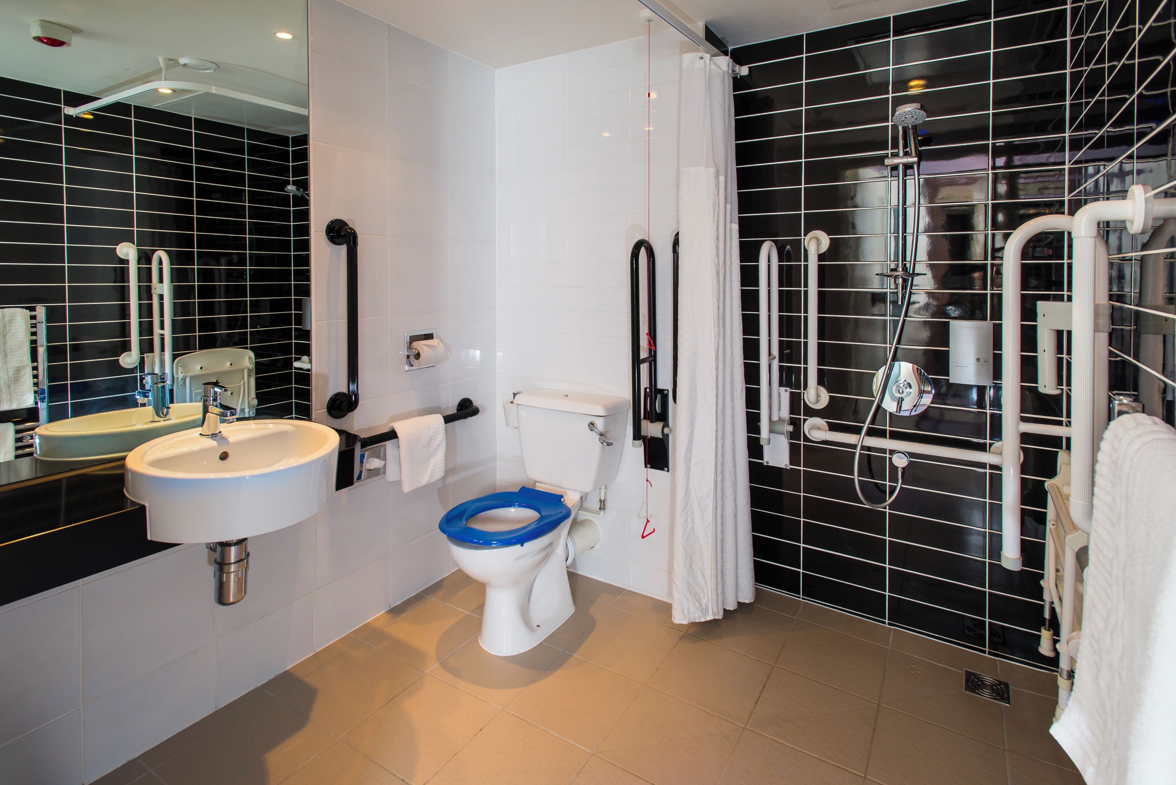 Photo - Holiday Inn Express Birmingham - Snow Hill by IHG