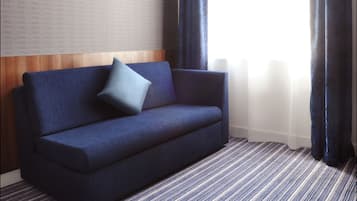 Standard Room, 1 Double Bed with Sofa bed (with Free Hot Breakfast) | Desk, blackout curtains, soundproofing, iron/ironing board