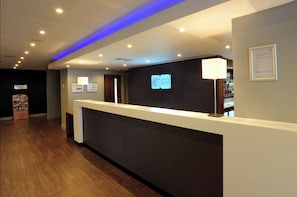 Reception - Holiday Inn Express Birmingham - Snow Hill by IHG (Birmingham)