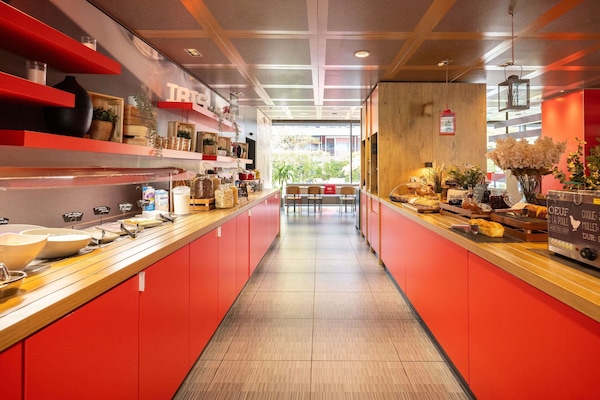 Dagelijks ontbijtbuffet (CHF 19 per persoon)