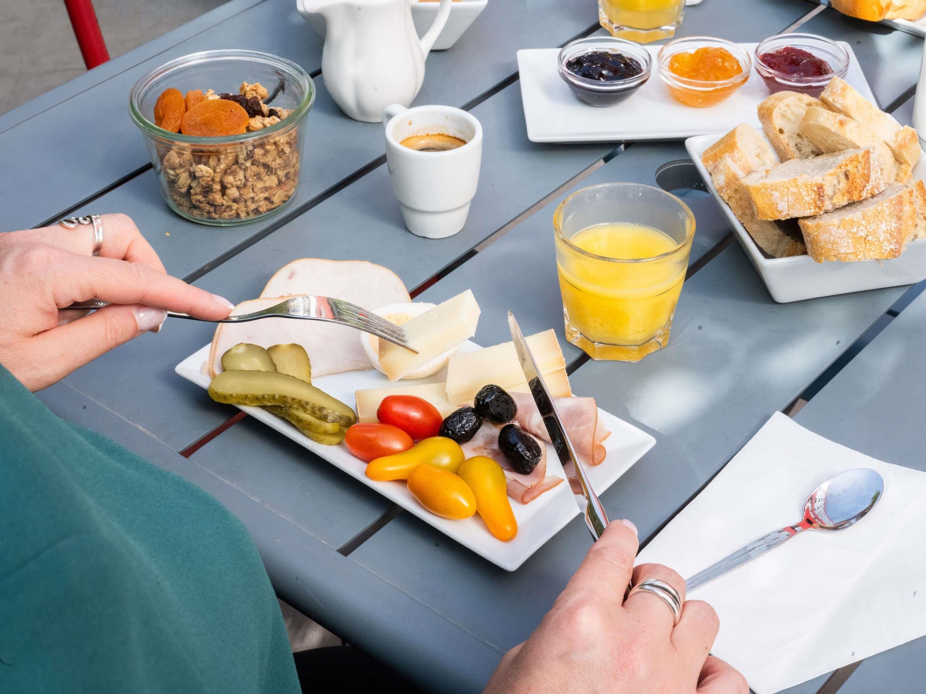 daily buffet breakfast (chf 19 per person)