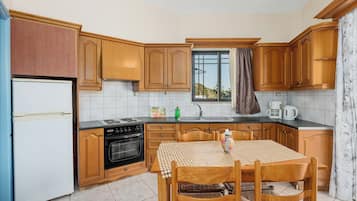 Appartement, 1 chambre, vue mer | Cuisine privée | Grand réfrigérateur