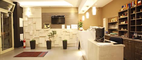 Quầy tiếp tân