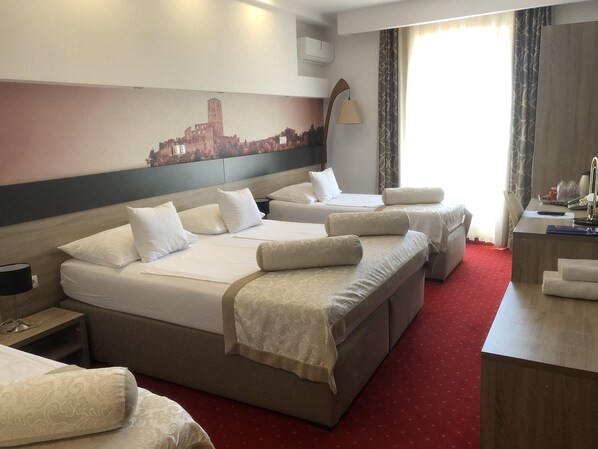 Deluxe Quadruple Room