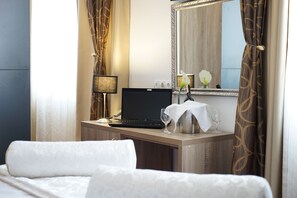 Deluxe Suite, 1 Double Bed | Premium bedding, in-room safe, desk, blackout drapes - Hotel Hercegovina (Mostar)