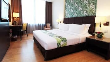 Rom – standard, 1 kingsize-seng, byutsikt | Skrivebord, blendingsgardiner, strykejern/-brett og wi-fi (inkludert)