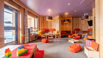 Coin salon dans le hall