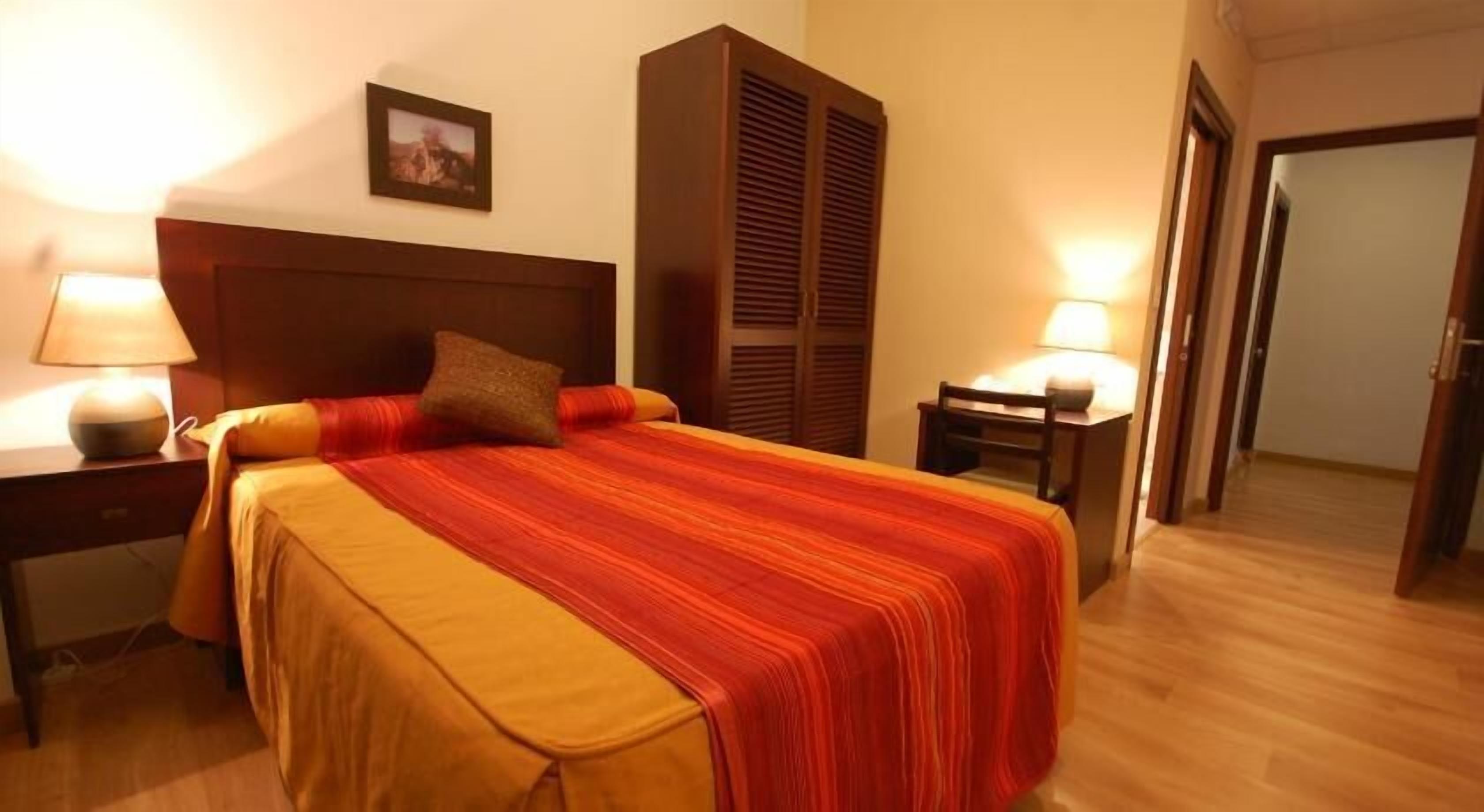 Desk, blackout drapes, rollaway beds, free WiFi