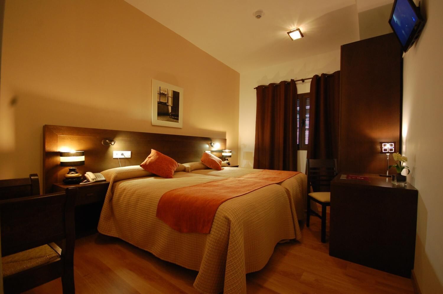 desk, blackout curtains, rollaway beds, free wifi