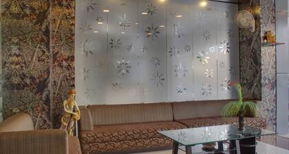 The Royal Melange Beacon