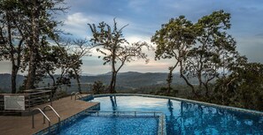 Outdoor pool, an infinity pool
