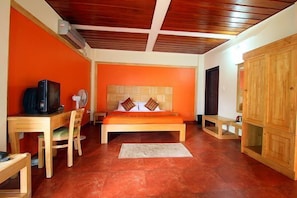 Desk, rollaway beds