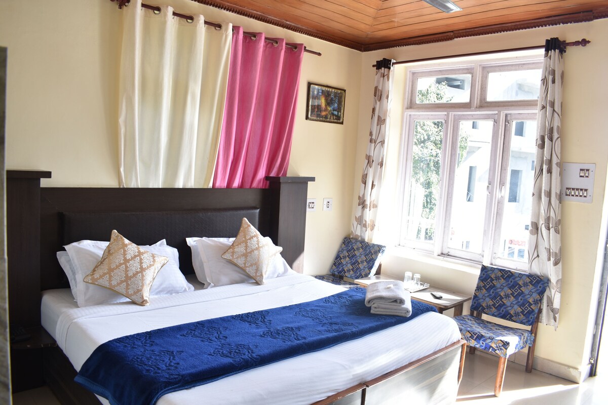 Deluxe Room | 1 bedroom, blackout curtains, free WiFi