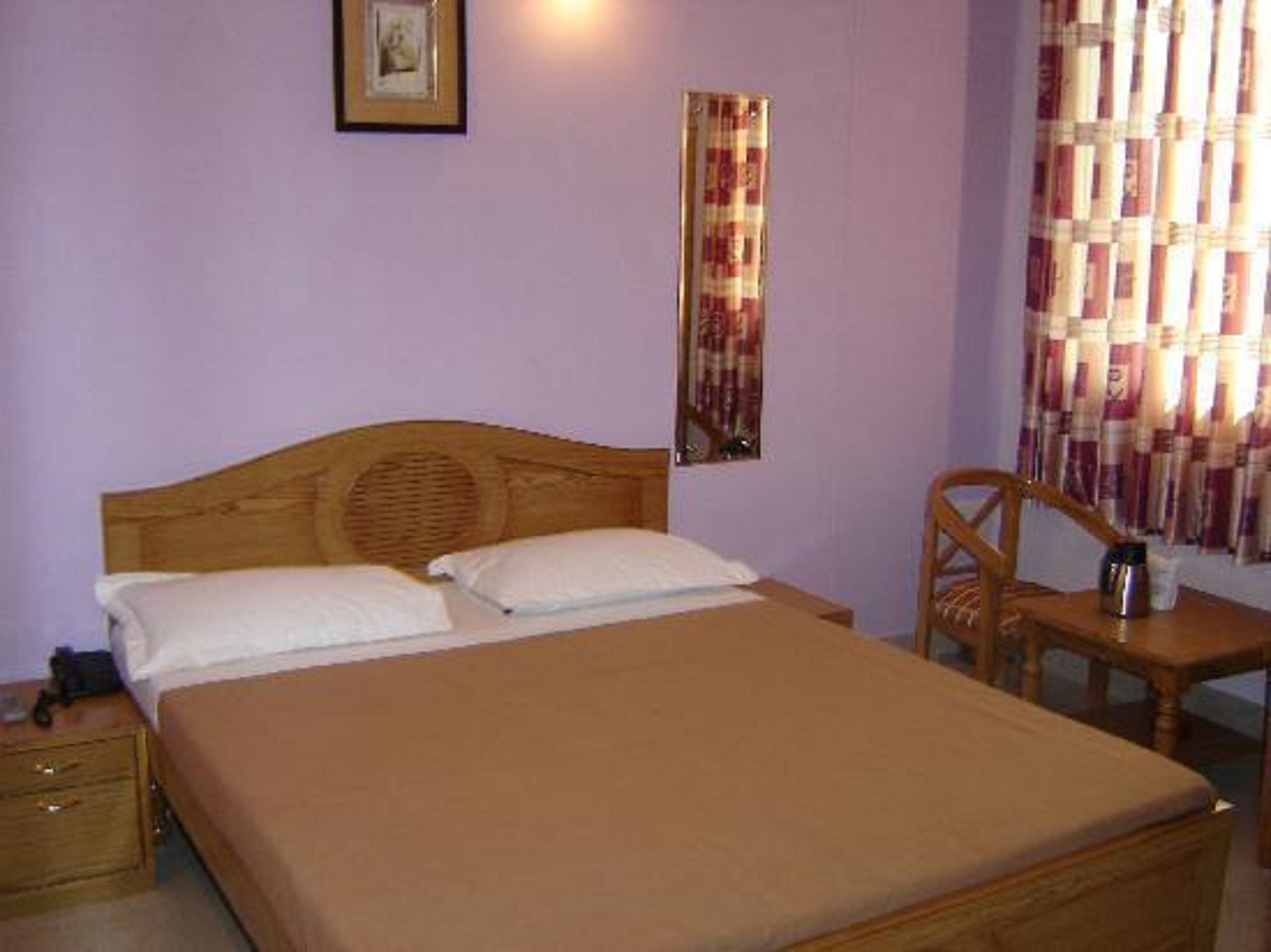In-room safe, desk, soundproofing, free WiFi
