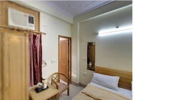 Premium Room | In-room safe, desk, soundproofing, free WiFi