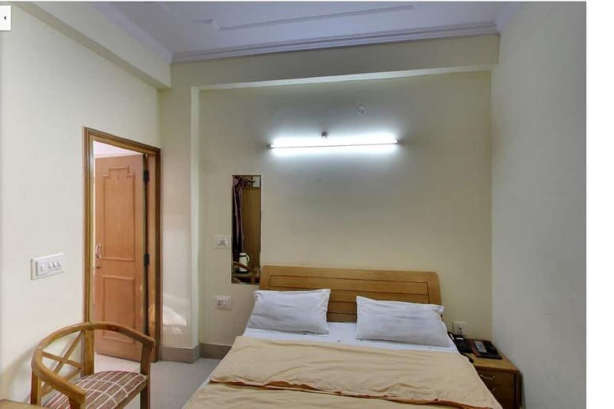 Premium Room | In-room safe, desk, soundproofing, free WiFi
