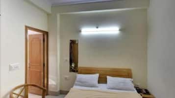 In-room safe, desk, soundproofing, free WiFi