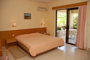 1 bedroom, soundproofing, cots/infant beds, free WiFi - Niki Hotel Apartments (Rhodes)