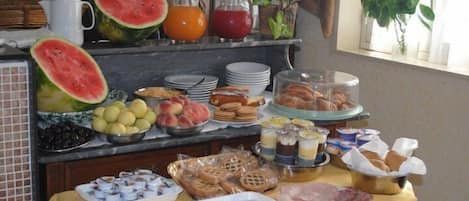Desayuno continental todos los días (con cargo)
