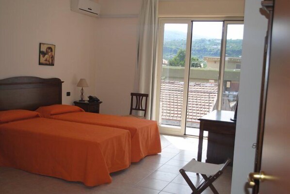 1 bedroom, minibar, in-room safe, desk