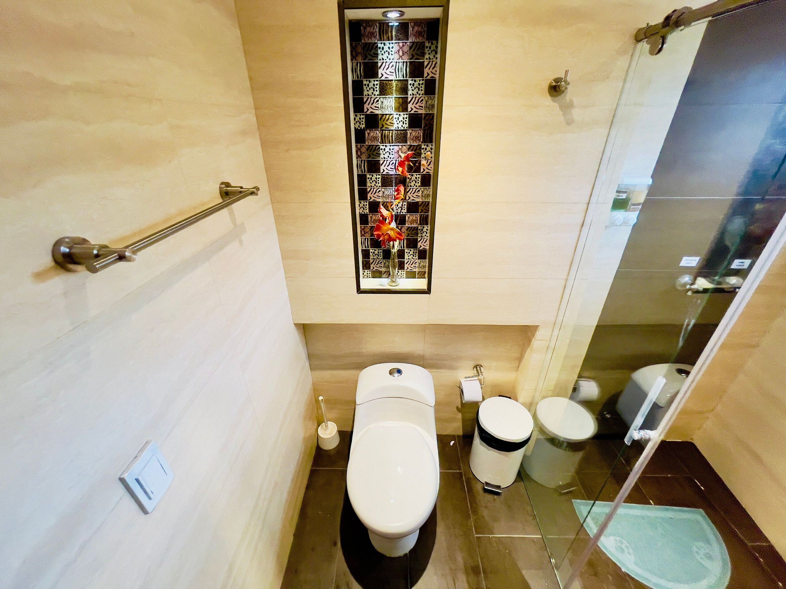 superior apartment | bathroom | shower, rainfall showerhead, free toiletries, bidet
