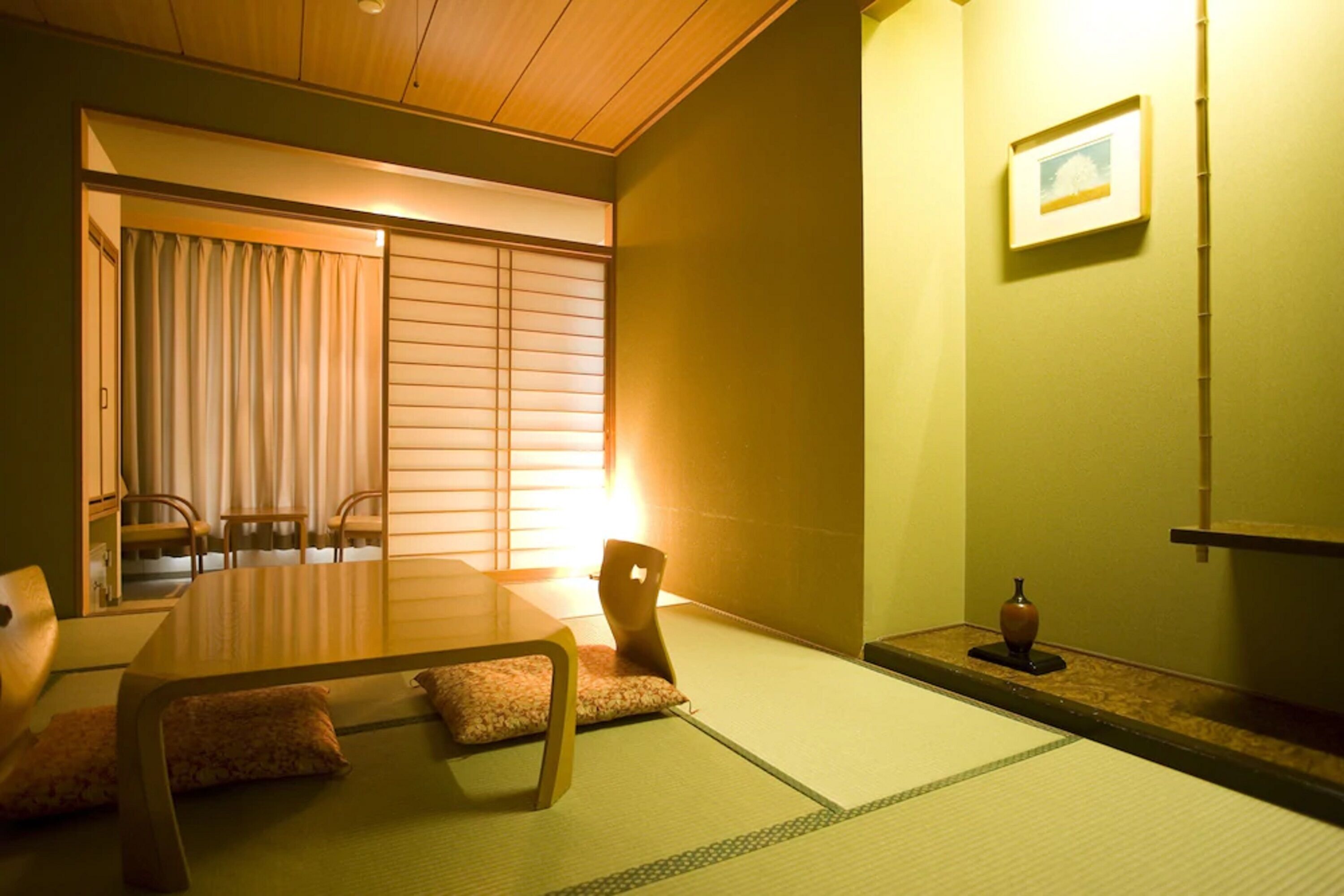 In-room safe, free WiFi, bed sheets