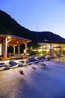 Bañera de hidromasaje exterior