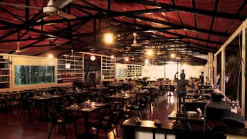 2 restaurants, Indian cuisine