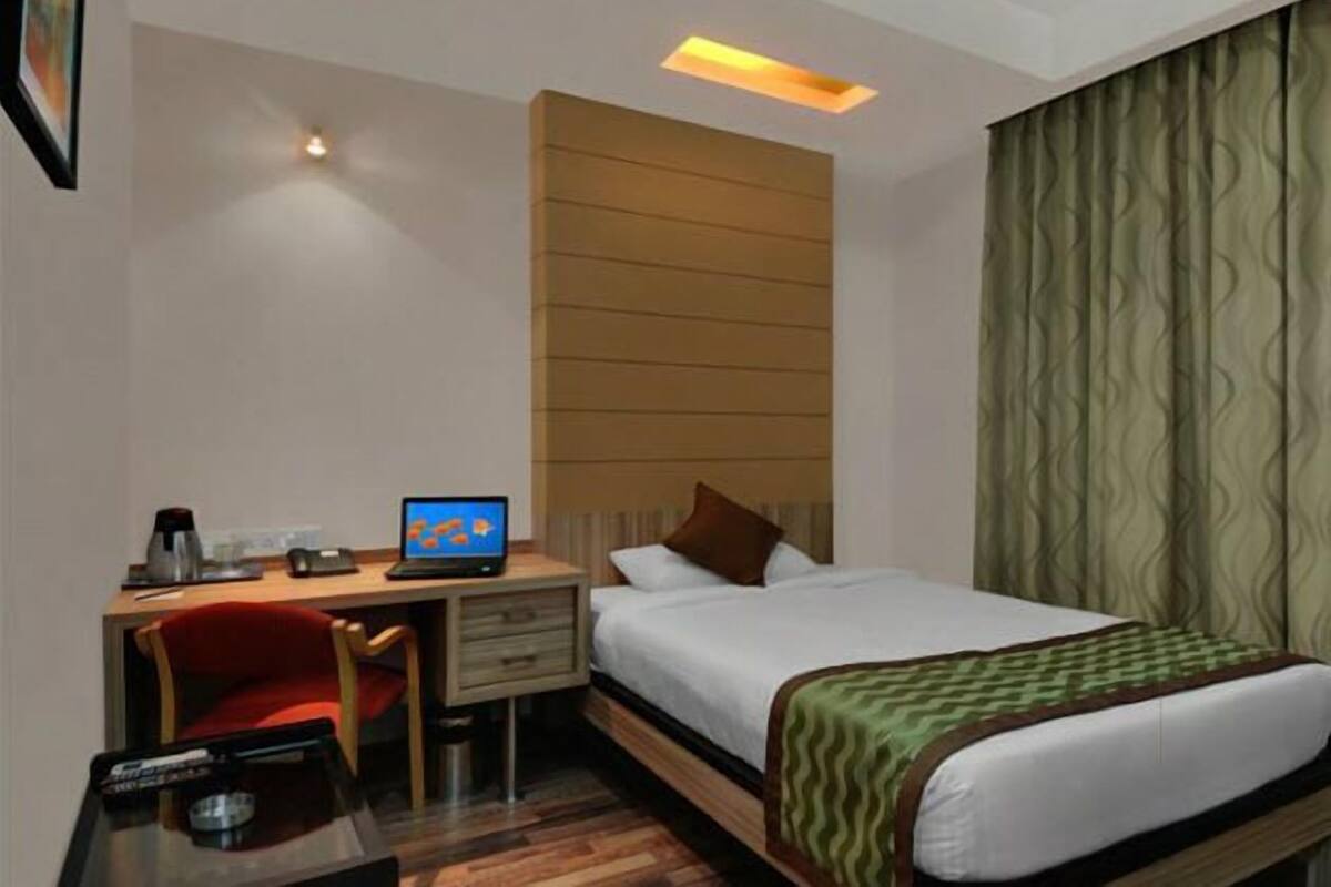 In-room safe, desk, soundproofing, iron/ironing board (on request)