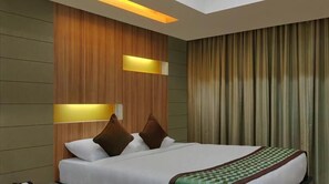 In-room safe, desk, soundproofing, iron/ironing board - City Centre Residency (Bengaluru)