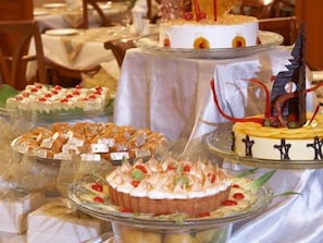 Dining - The Rialto Hotel Bangalore (Bengaluru)