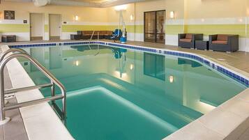 Una piscina cubierta