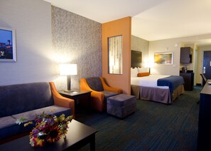 Individually decorated, individually furnished, desk, laptop workspace - Holiday Inn Express Hotel & Suites Knoxville West -Papermill by IHG (Knoxville)
