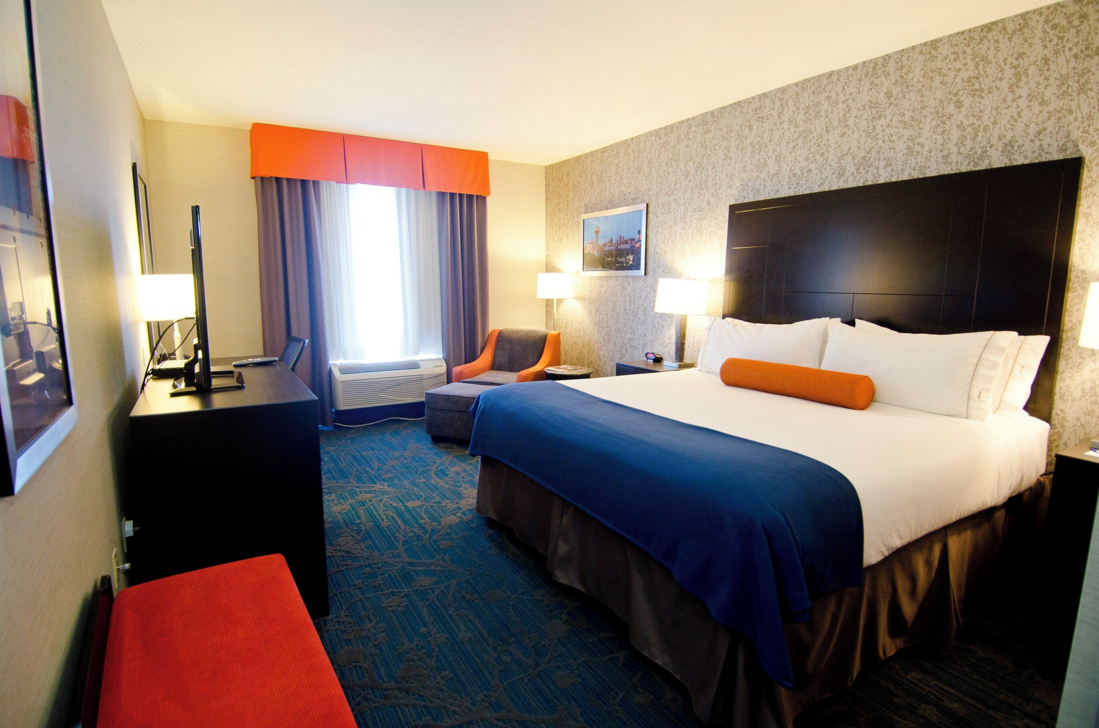 Photo - Holiday Inn Express  & Suites Knoxville