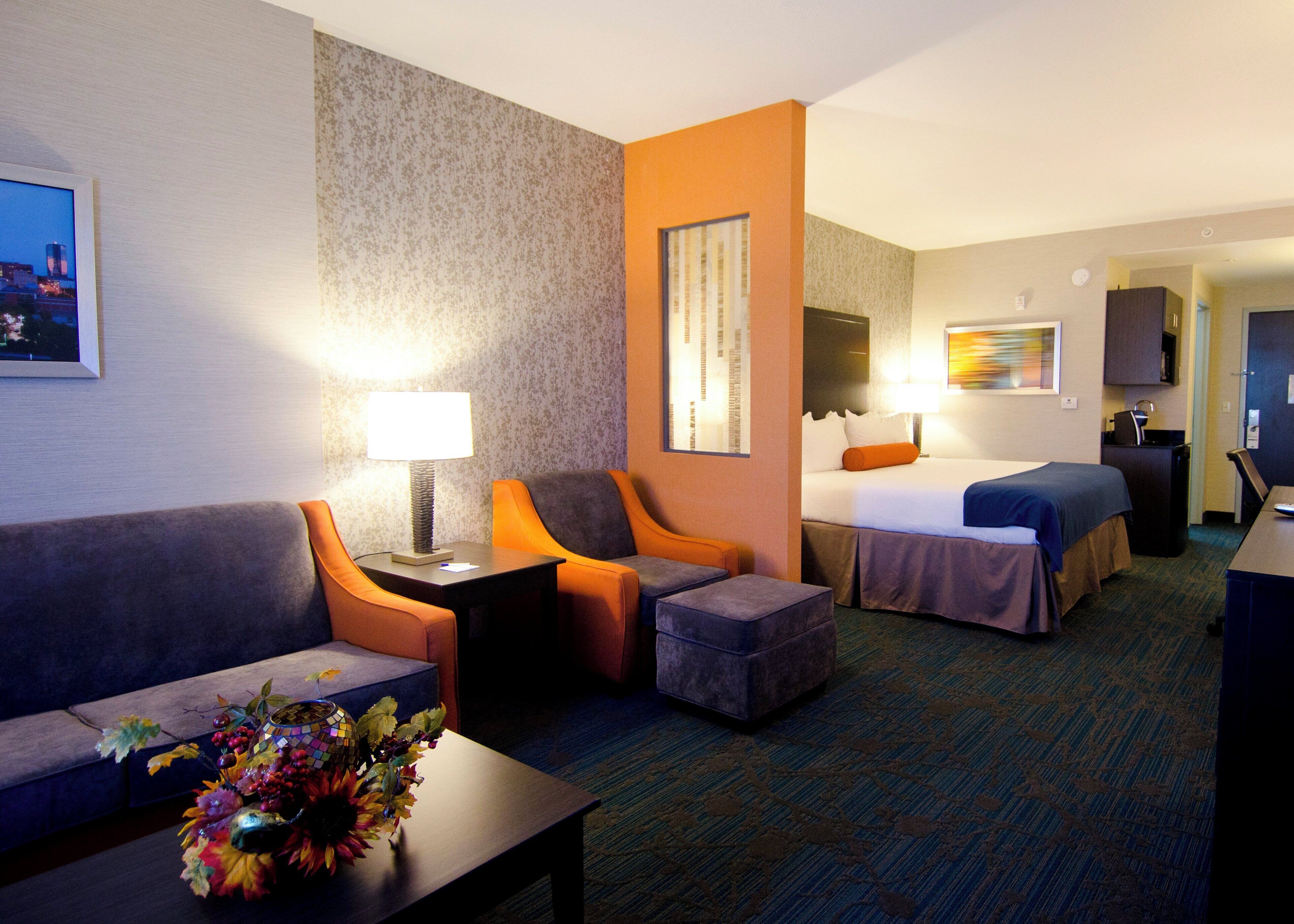 Photo - Holiday Inn Express  & Suites Knoxville