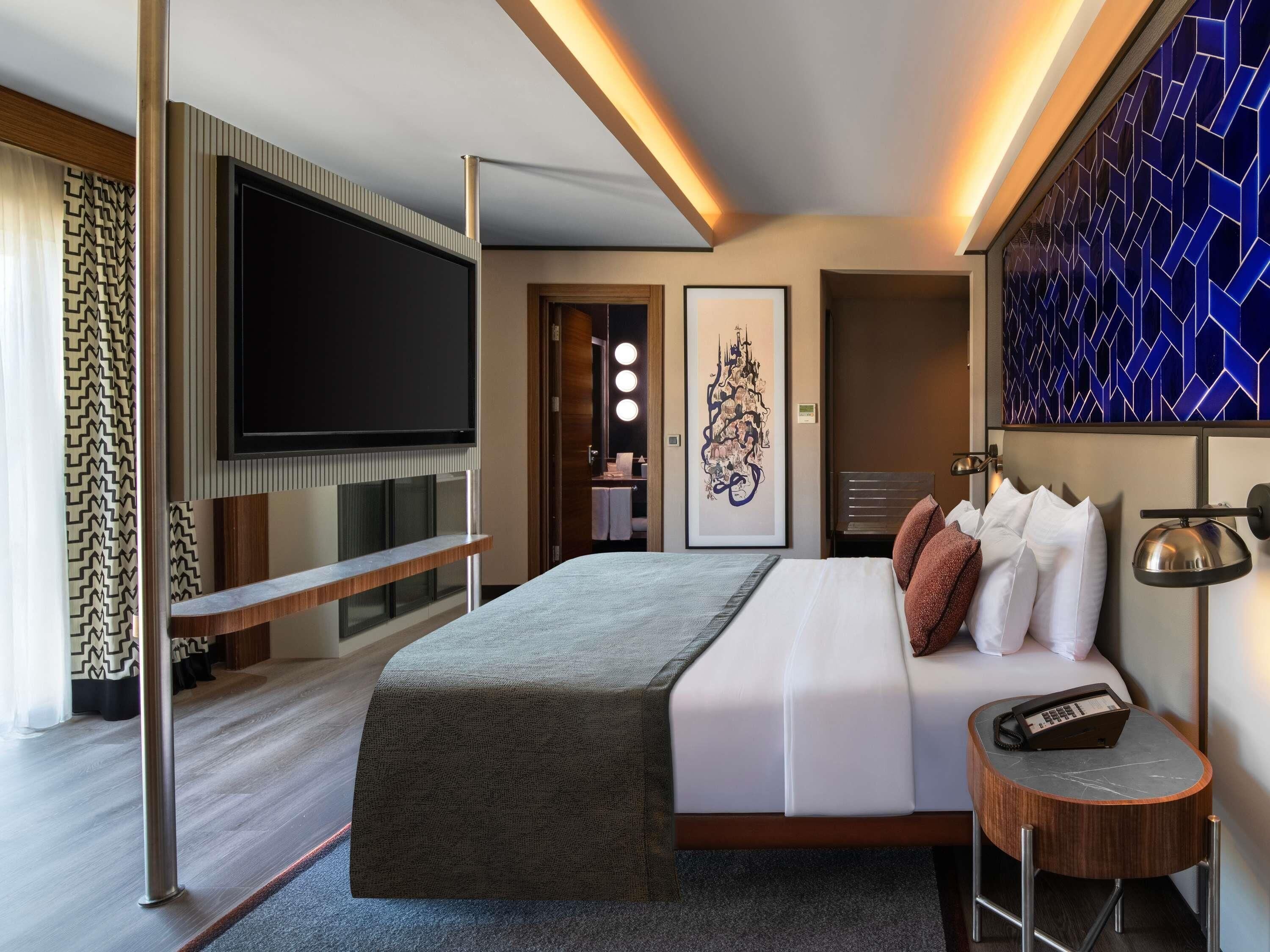 高級客房, 1 張標準雙人床和 1  張沙發床 | 羽絨被、迷你吧、客房內保險箱、書桌