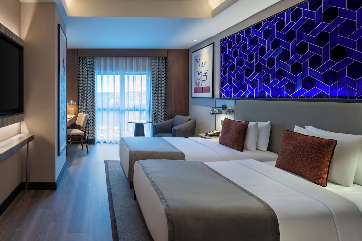 Standard Room, 2 Twin Beds | Down comforters, minibar, in-room safe, desk