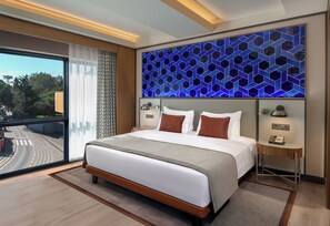 Suite Junior, 1 lit double et 1 canapé-lit | Couette en duvet d'oie, minibar, coffres-forts dans les chambres, bureau