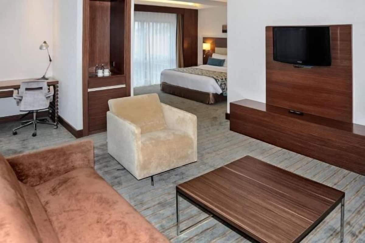 Couette en duvet d'oie, minibar, coffres-forts dans les chambres, bureau