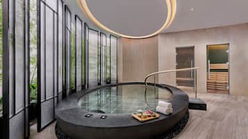 Couples treatment rooms, sauna, hot tub, steam room, body treatments