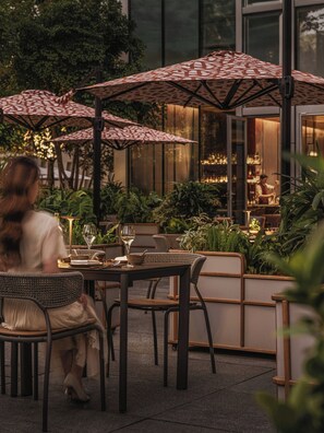 2 bars/lounges - Mandarin Oriental, Guangzhou (Guangzhou)