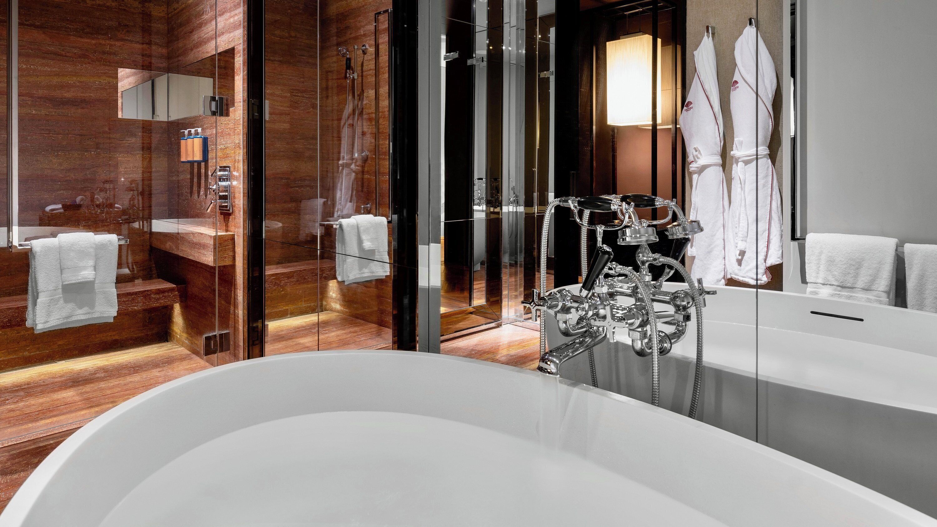 deep-soaking bathtub