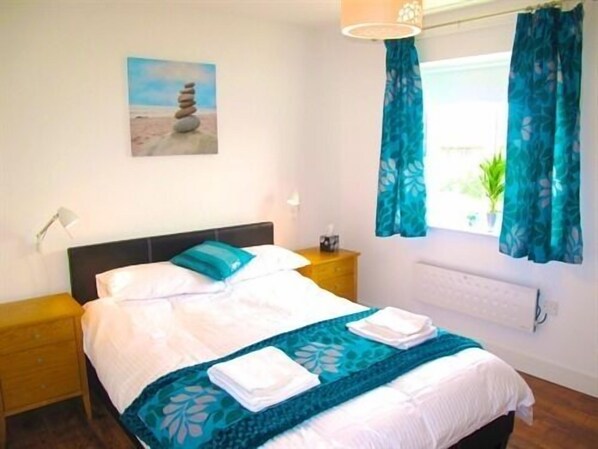 1 bedroom, iron/ironing board, free wired Internet