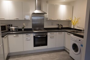 Fridge, microwave - Meridian Apartments - Southend (Southend-on-Sea)