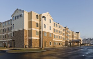 Front of property - Staybridge Suites Montgomeryville by IHG (North Wales)