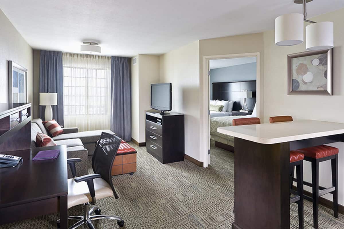 1 bedroom, in-room safe, desk, laptop workspace