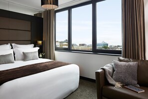Premium bedding, in-room safe, desk, soundproofing - The Westbridge Hotel (London)