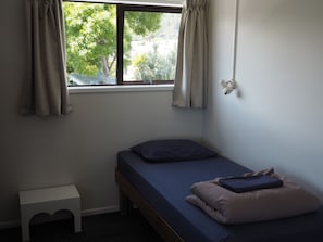 Standard, Uma cama, Não-fumante | Cofres nos quartos, individualmente decorados