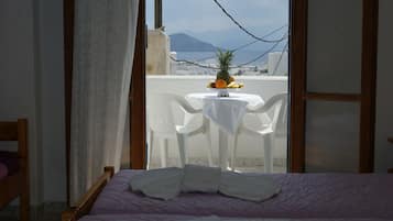 Iron/ironing board, free WiFi