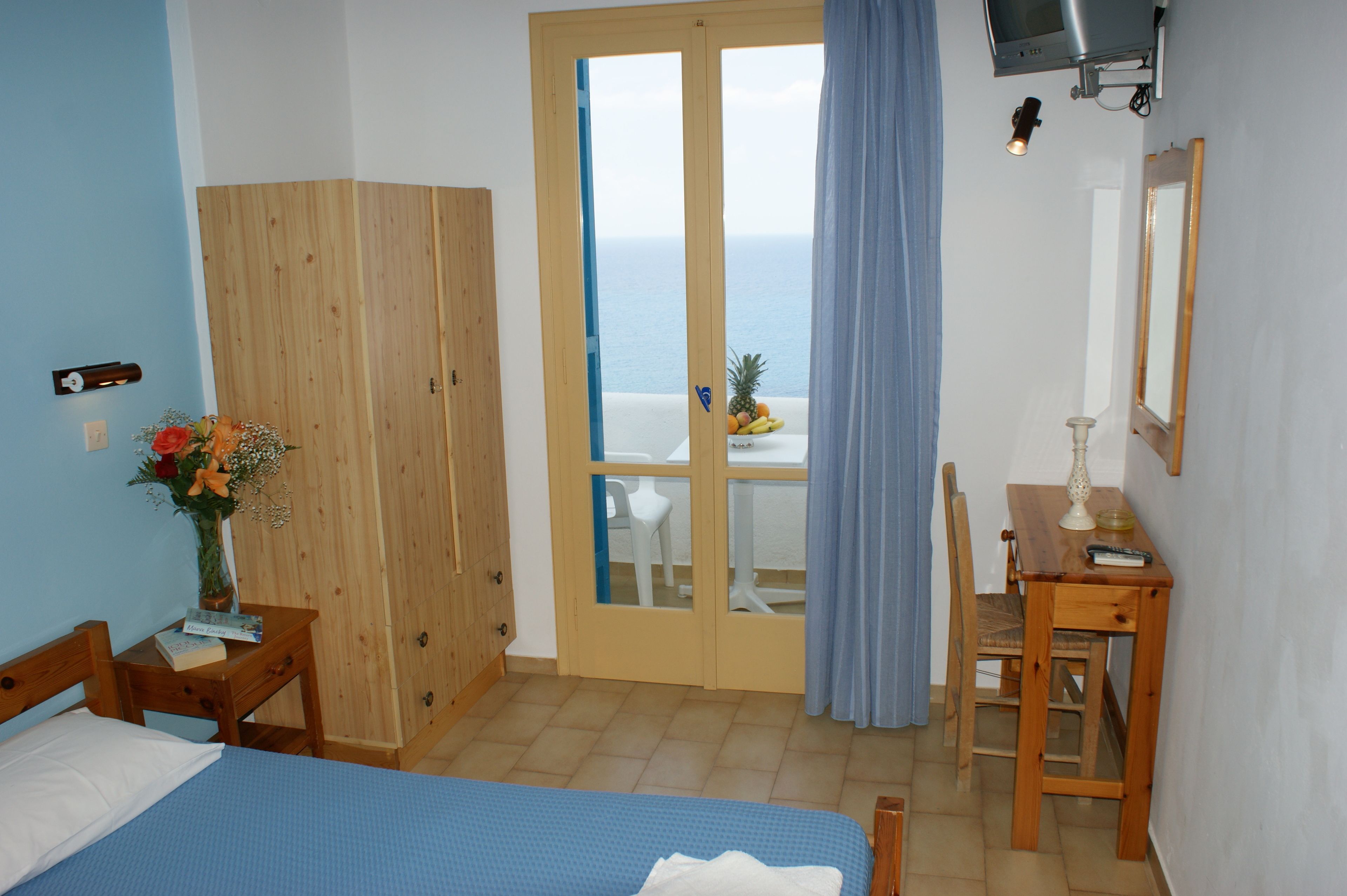 Standard Room, Sea View | Iron/ironing board, free WiFi